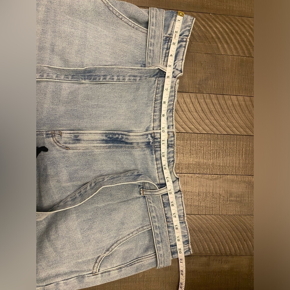 American Eagle highest rise mom jean - Picture 6 of 7